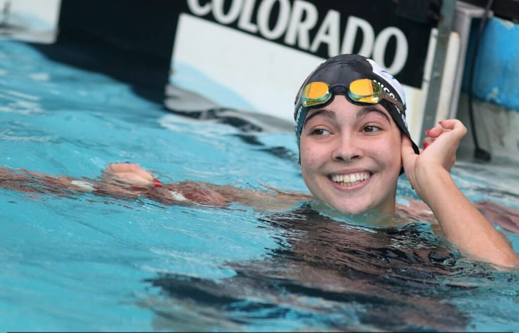 Nicole de Thuin, promessa da natação de Campos, disputa Brasileiro Juvenil em Uberlândia
