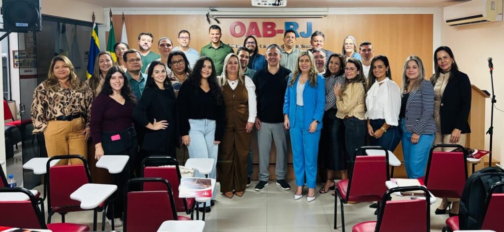 Curso sobre Prática Previdenciária reúne turma animada na OAB Campos com aula do juiz federal Eduardo André