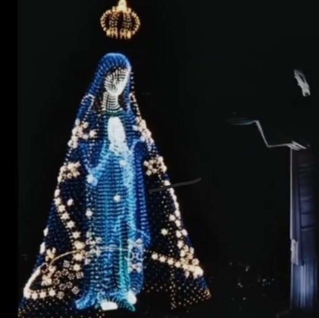 Imagem de Nossa Senhora Aparecida é formada por drones diante do Cristo Redentor em emocionante homenagem às mães