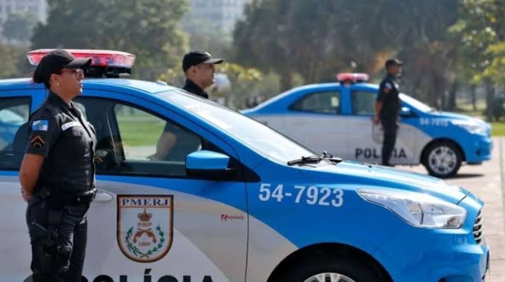 Reconhecimento facial em celular da PM leva à prisão de foragido em Campos