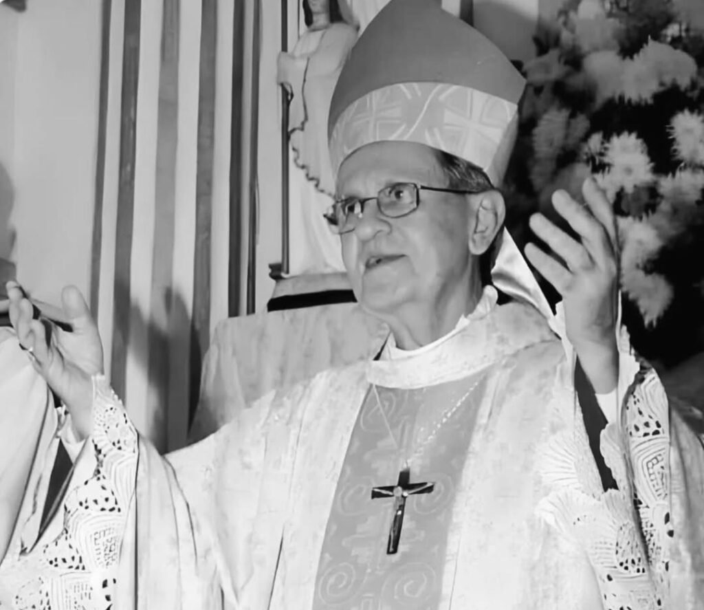 Morre Dom Roberto Guimarães, único bispo nascido em Campos e referência da fé local