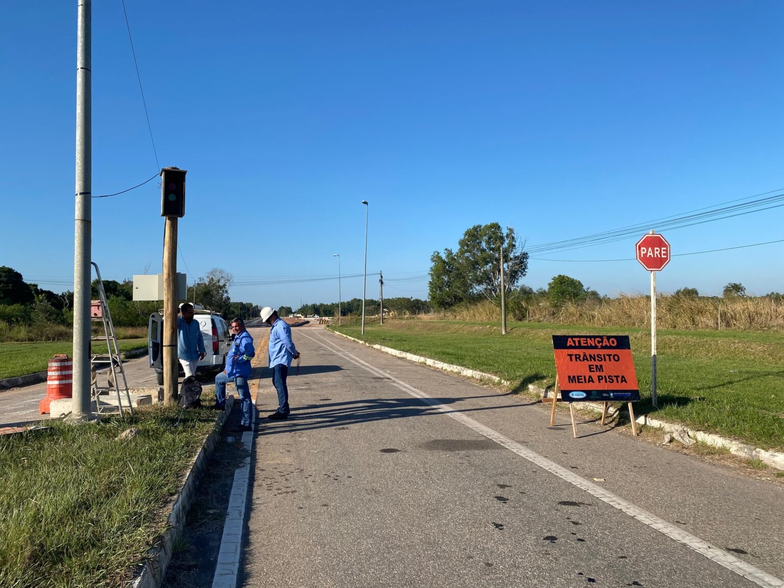 Estrada dos Ceramistas é liberada para o tráfego no sistema Pare e Siga