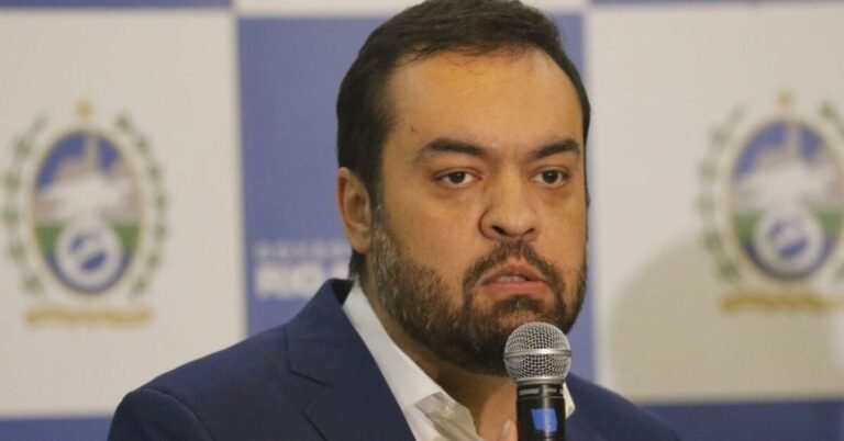 Cláudio Castro sanciona lei que impede cancelamento arbitrário de planos de saúde para idosos, PCDs e pacientes com câncer ou doenças raras