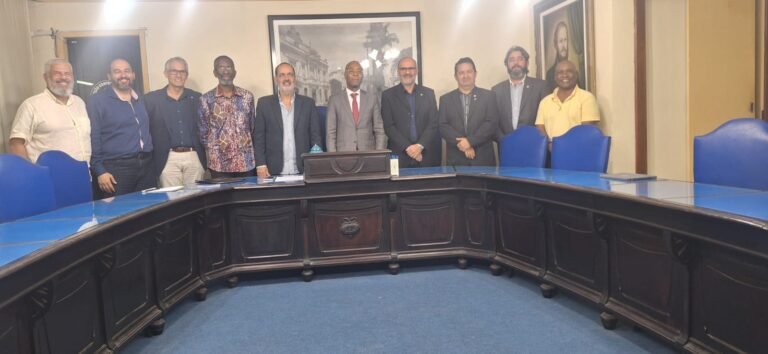 Cônsul Geral de Angola no Rio é recebido na ACIC para discutir parcerias em petróleo e diversificação econômica