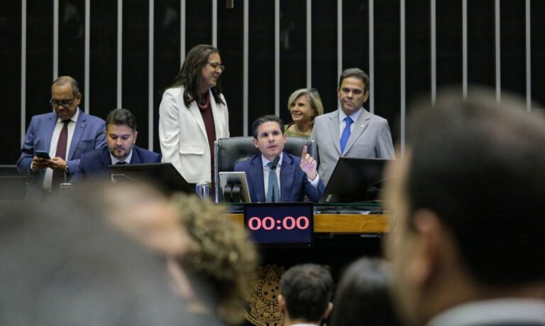 PEC da Blindagem reacende debate sobre impunidade e uso de emendas parlamentares