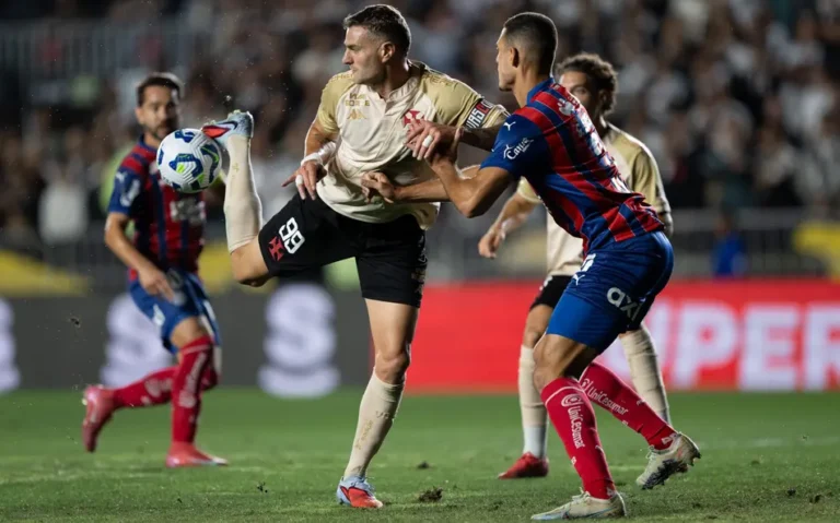 Vasco vence Bahia por 3 a 1 e se afasta da zona de rebaixamento