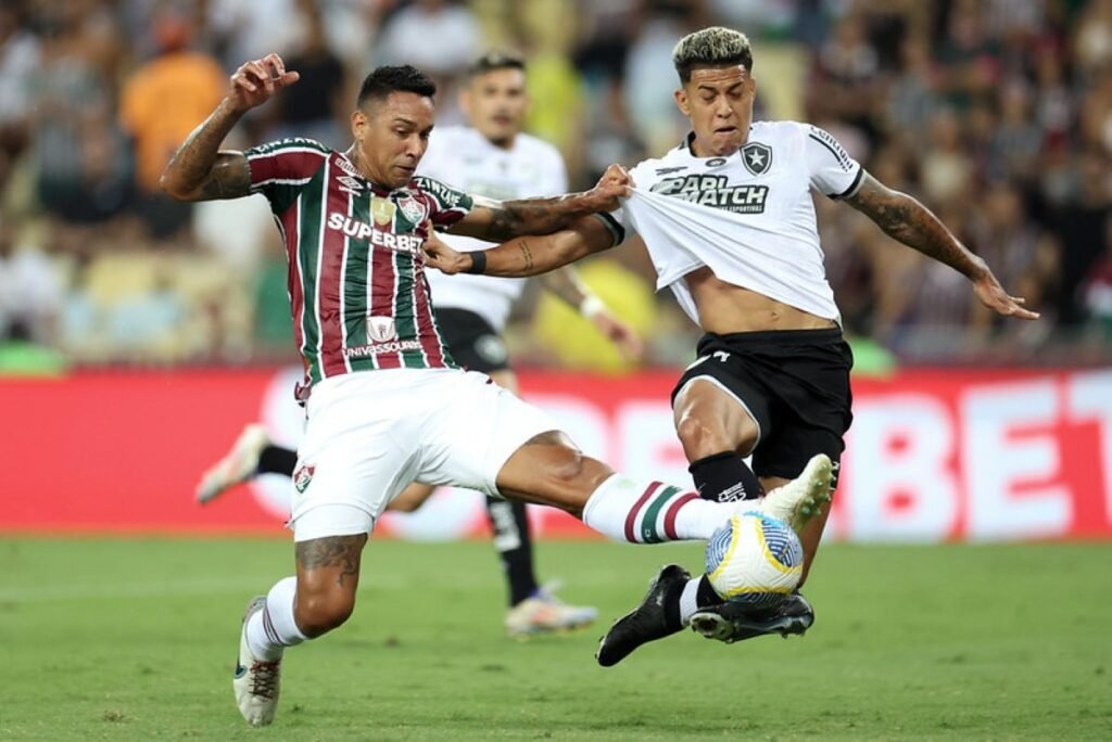 Fluminense vence clássico “Vovô” por 2 a 0 no Maracanã com gols de Cano e Lima
