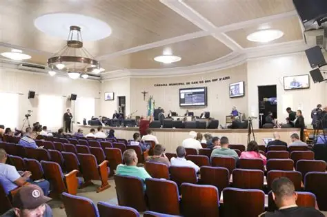 Câmara de Campos já teve 34 vereadores em menos de um ano e vive maior rotatividade política da década