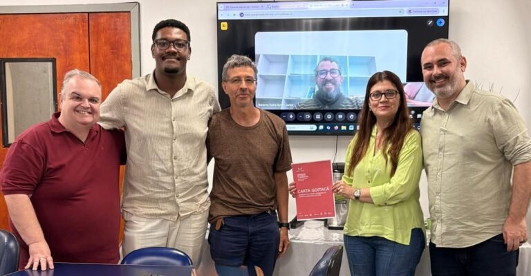 Festival Goitacá entrega Carta em defesa da criação da Escola Brasileira de Cinema e Audiovisual à UENF