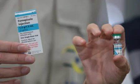 Brasil inicia distribuição de antídoto contra intoxicação por metanol após aumento de casos