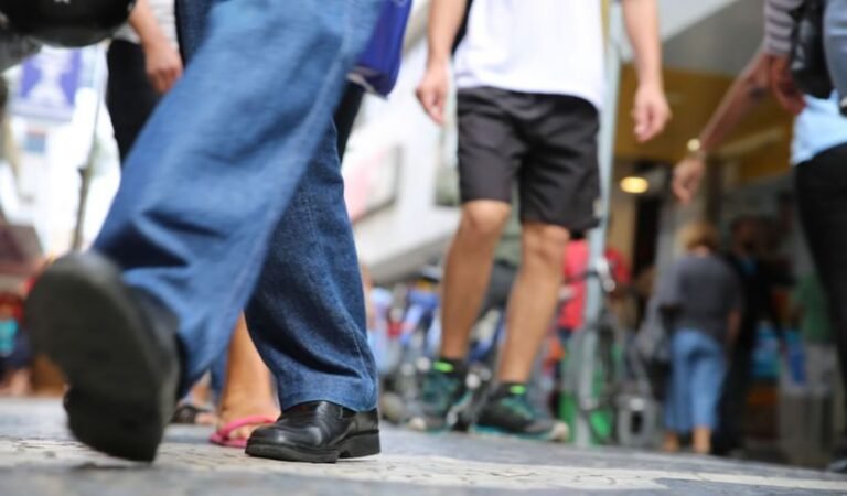 Comércio de Campos tem sábado especial com Rua João Pessoa exclusiva para pedestres no Dia das Crianças