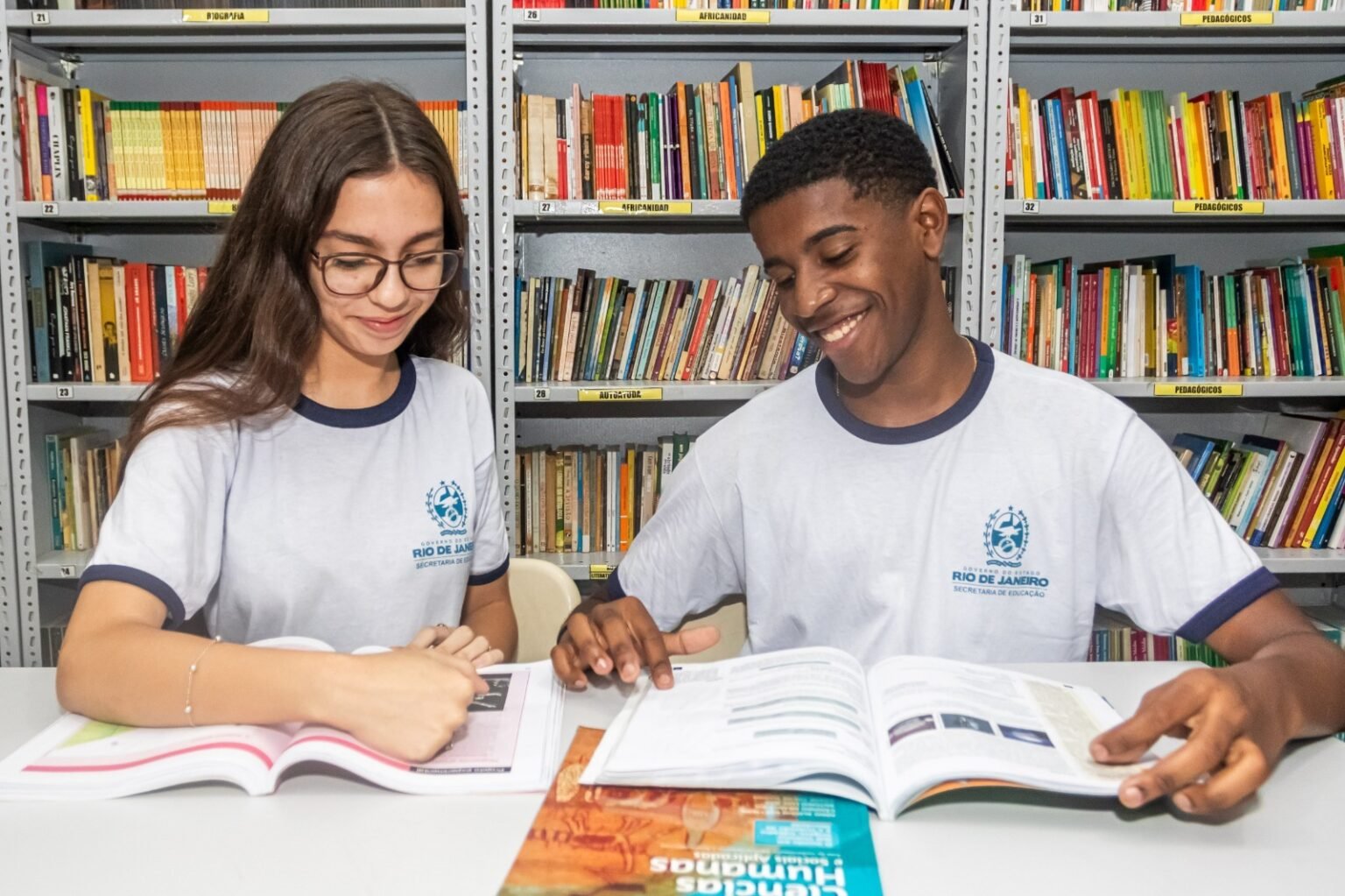 130 mil alunos da rede estadual participam do Saeb no RJ