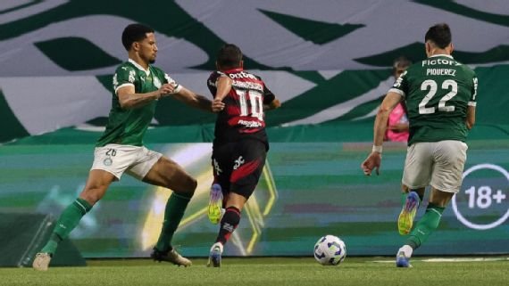 Flamengo e Palmeiras fazem duelo decisivo pelo Brasileirão neste domingo