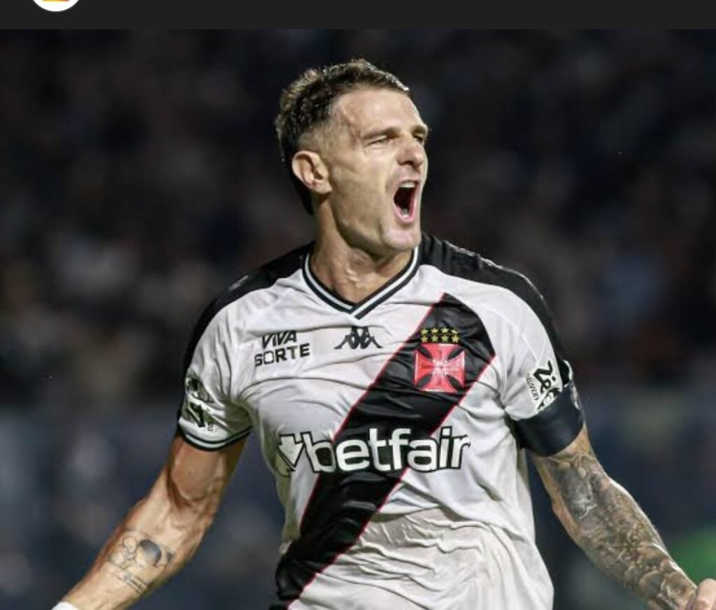 Vasco atropela o Bragantino por 3 × 0 e reacende sonho do G-6 no Brasileirão