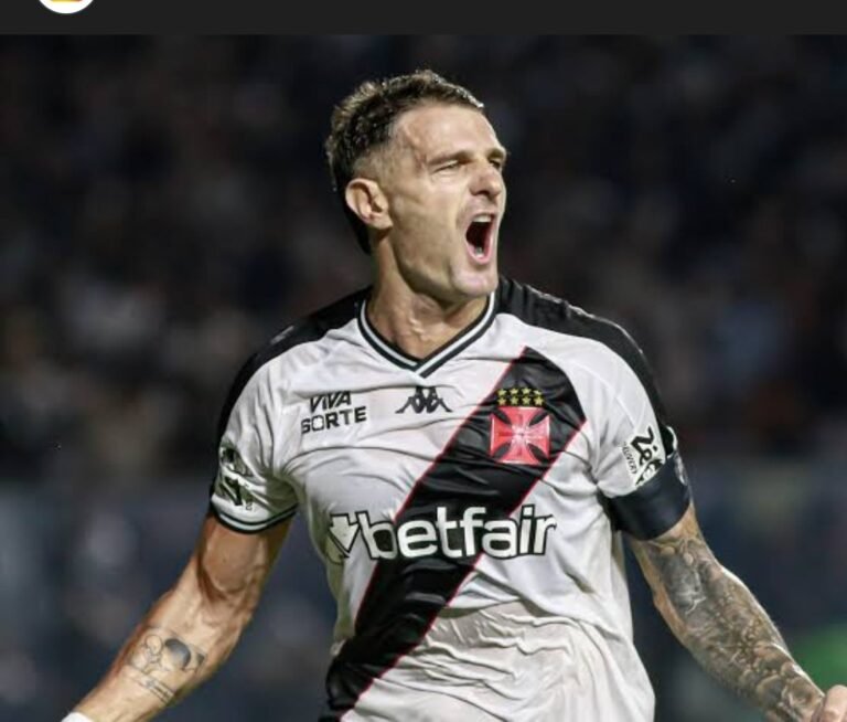 Vasco atropela o Bragantino por 3 × 0 e reacende sonho do G-6 no Brasileirão