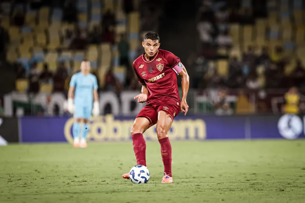 Thiago Silva decide nos acréscimos e Fluminense vence o Juventude no Maracanã