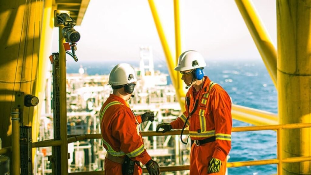 Central do Trabalhador divulga 470 vagas de emprego em Macaé com destaque para o setor offshore