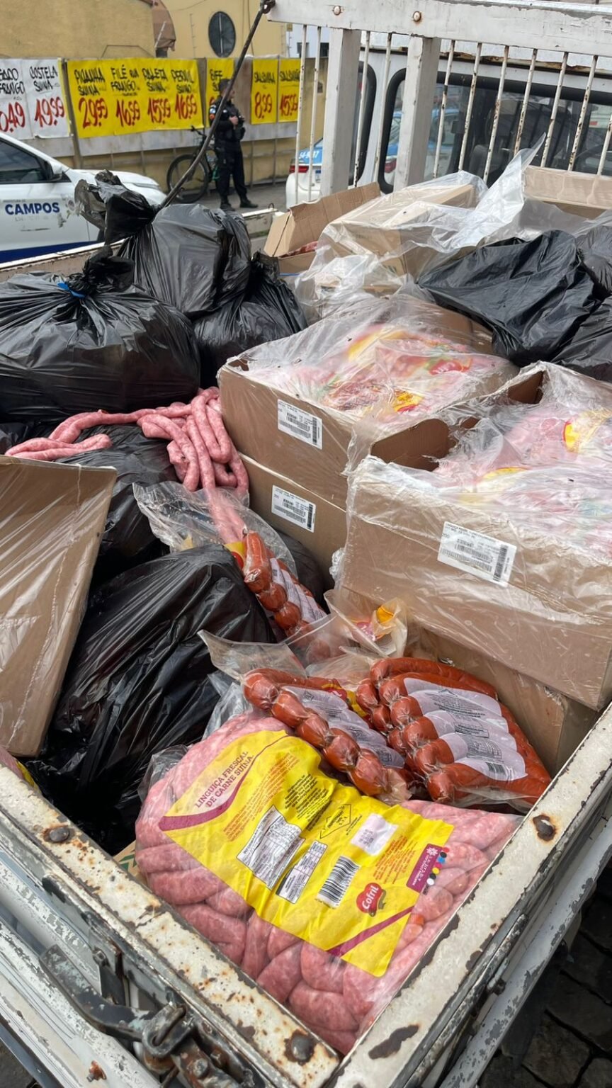 Vigilância Sanitária interdita açougue no Turf Club por licença vencida e armazenamento irregular de carnes