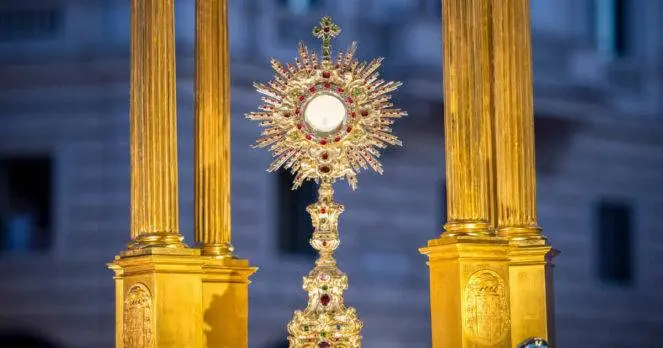 Cláudio Castro oficializa Corpus Christi como feriado estadual