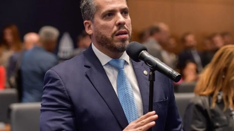 Alerj aprova proposta que reduz prazo para emissão da carteira da pessoa com autismo e amplia informações no documento