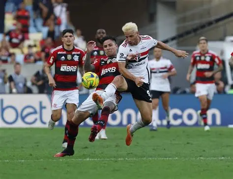 São Paulo e Flamengo duelam nesta quarta em “campo neutro” pela 32ª rodada do Brasileirão