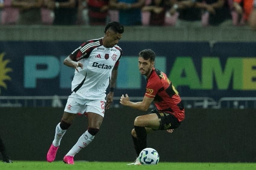 Flamengo vira e goleia o Sport por 5 X 1 na Arena Pernambuco