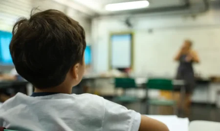 MEC quer universalizar ensino integral até 2026 e reforça foco em qualidade, alfabetização e conectividade escolar