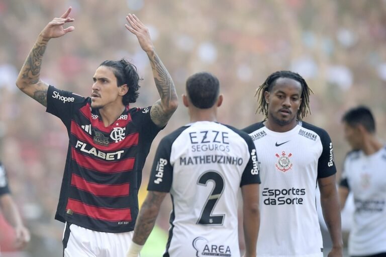 Flamengo e Corinthians decidem a Supercopa do Brasil neste domingo