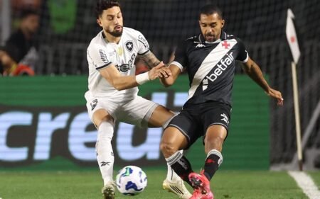 Clássico Carioca: Vasco e Botafogo se enfrentam às 18h em São Januário