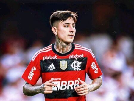 Flamengo supera o Vitória e conquista sua primeira vitória no Brasileirão