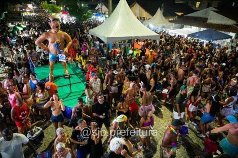 Borracha Fraca transforma Atafona em mar de foliões e celebra 21 anos de história