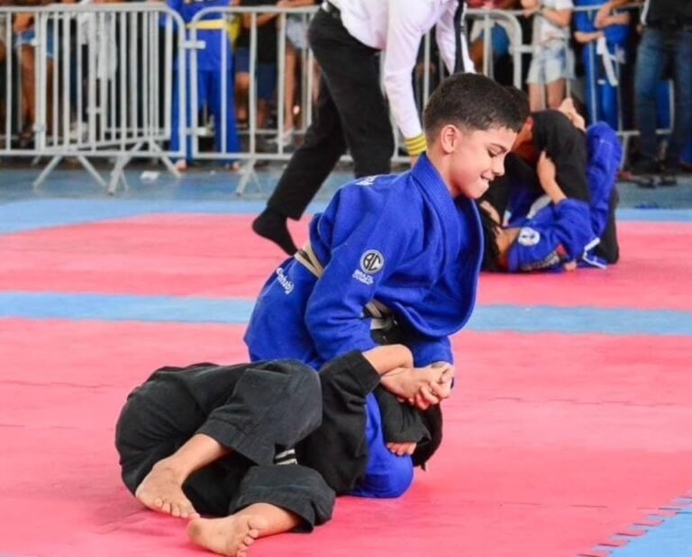 Aos 11 anos, campista se destaca no jiu-jitsu
