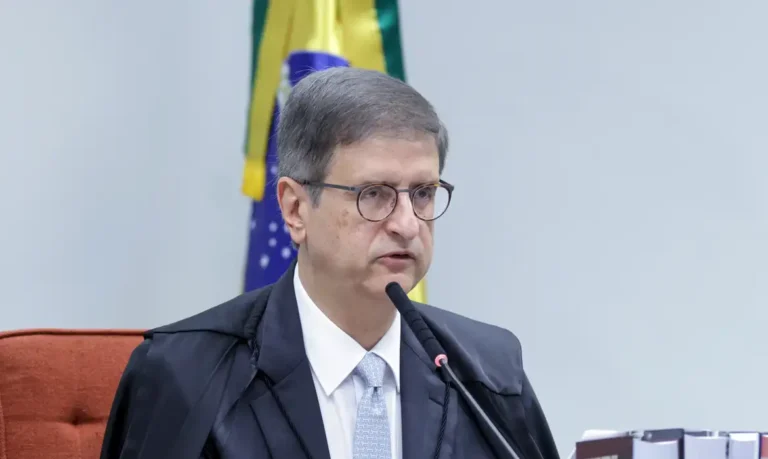 PGR é contra prisão domiciliar de Bolsonaro
