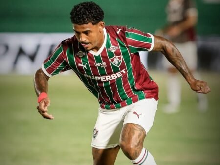 John Kennedy decide e Flu vence o Botafogo no Nilton Santos