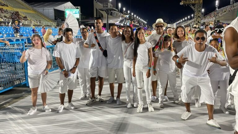 Inclusão e samba: alunos do Paraesporte desfilam na Sapucaí neste sábado