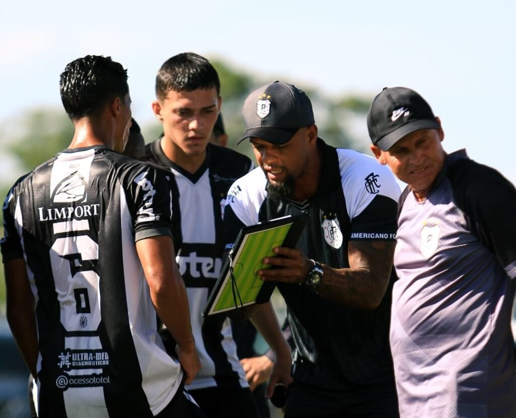 Felipe Melo comanda pré-temporada do sub-20 do Americano e recebe avaliação positiva