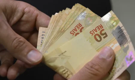 Isenção do Imposto de Renda já aumenta salário líquido de quem ganha até R$ 5 mil
