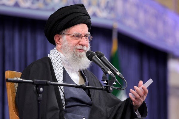 Líder supremo do Irã, Ali Khamenei, é assassinado e país decreta 40 dias de luto