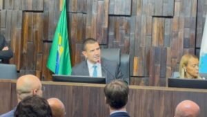 Douglas Ruas é eleito presidente da Alerj e deve assumir governo do RJ