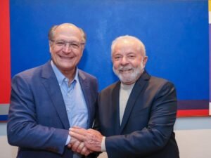 Lula confirma Geraldo Alckmin como vice em chapa à reeleição presidencial