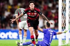 Flamengo vence Fla-Flu e leva a melhor no Maracanã