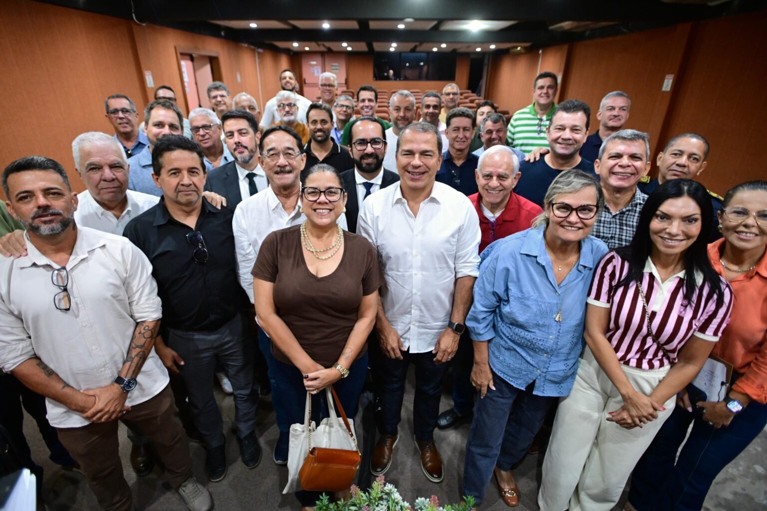 Prefeito de Campos reúne secretariado e define prioridades da nova gestão