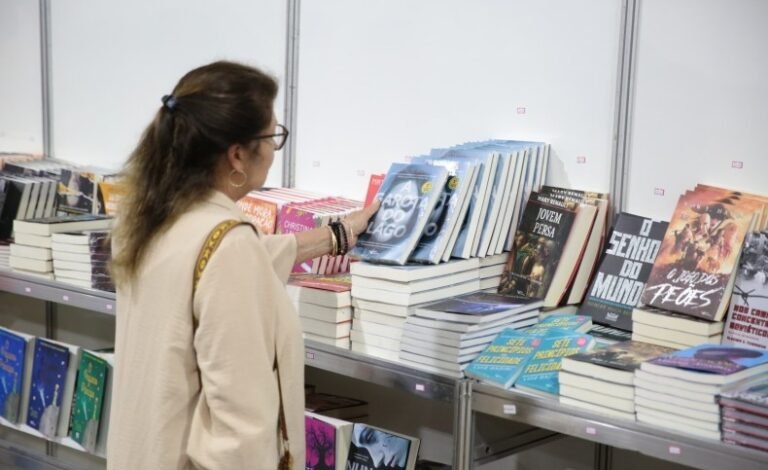 Edital Narciza Amália prorroga inscrições e vai investir R$ 50 mil em autores locais