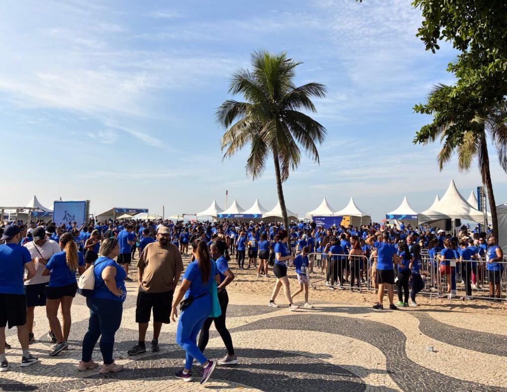 Corrida reúne mais de 4,5 mil pessoas e transforma Copacabana em palco de celebração à saúde