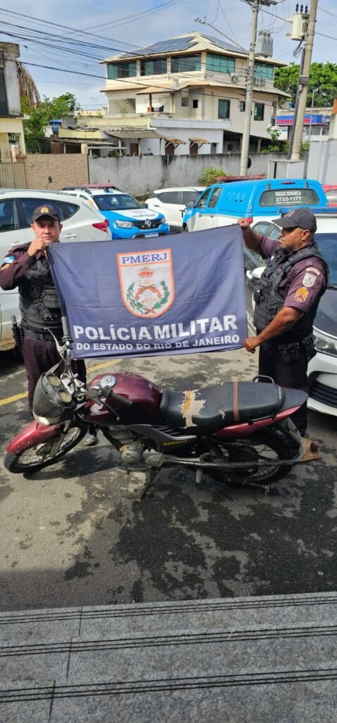 PM apreende motocicleta com sinais de adulteração em Campos