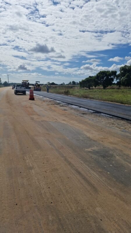 DER inicia asfaltamento das RJ-194 e RJ-196 ligando Campos a São Francisco de Itabapoana