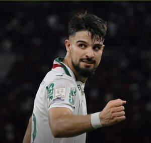 Palmeiras atropela o Flamengo e segue líder do Brasileirão