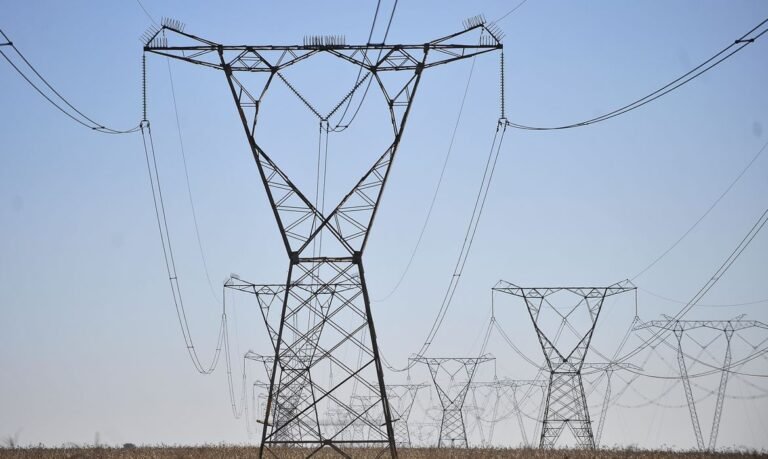 Apagão deixa milhares sem energia em São João da Barra e causa transtornos