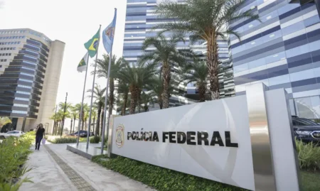 Hacker investigado em esquema bilionário do Banco Master é preso após deportação de Dubai