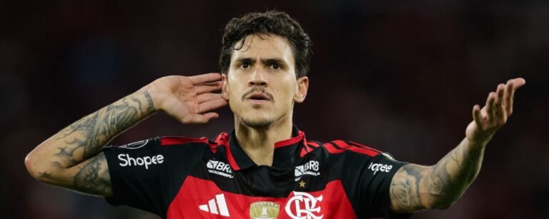 Flamengo vence o Estudiantes no Maracanã e fica perto da classificação na Libertadores